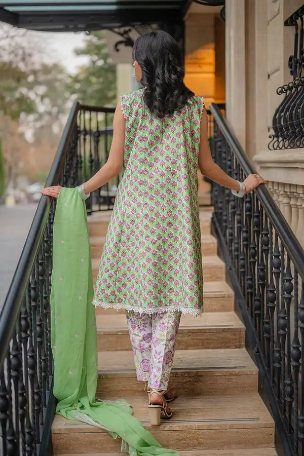 lawn embroidered dupatta