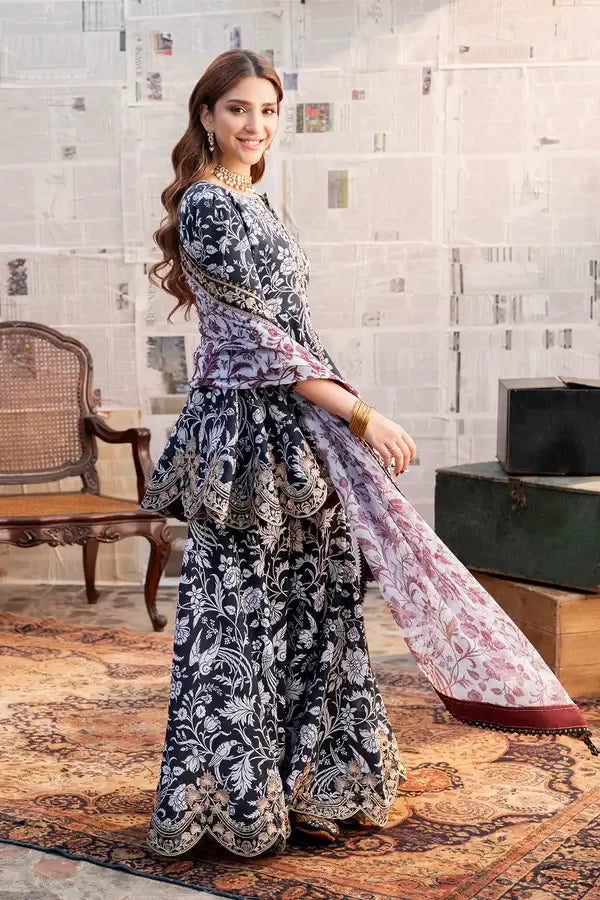 women clothing brands Embroidered - 3 Pc Lawn Suit (Organza Dupatta)