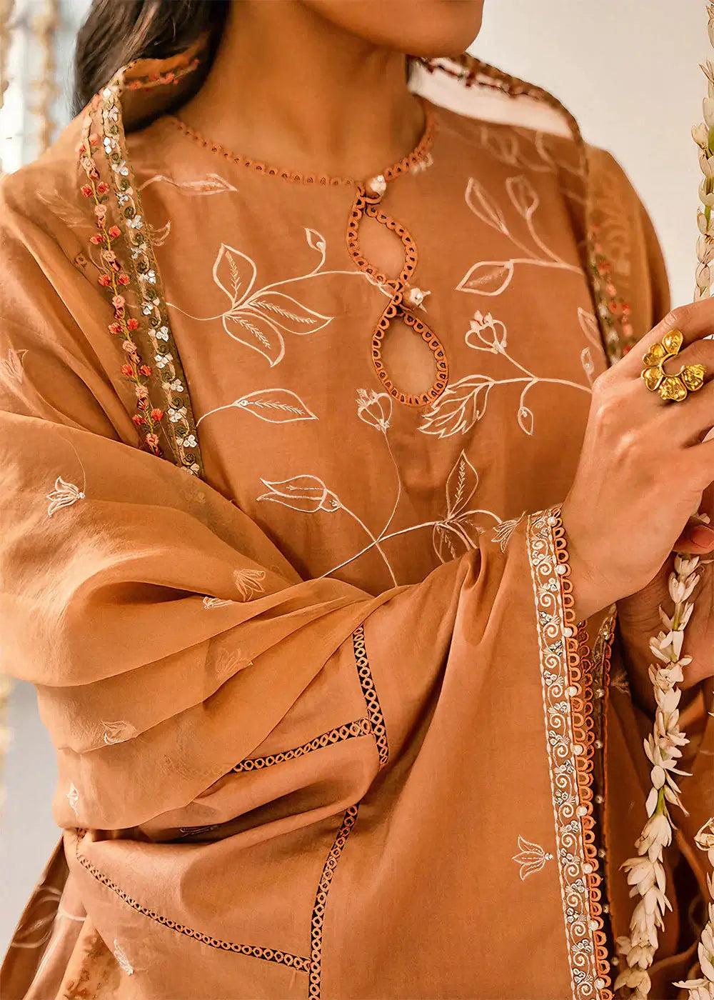 Lawn 3PC Zarmeen & Emaan Premium Code: 641 GULFATIMA