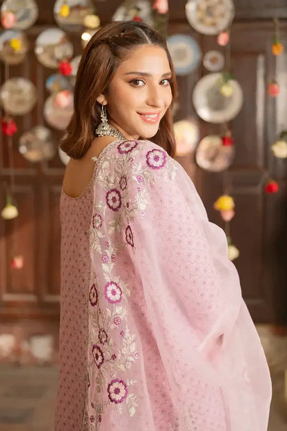 3 Pc Lawn Suit (Organza Dupatta)